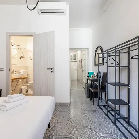 Homestay Vg Pantheon 5 Stelle Parlamento *